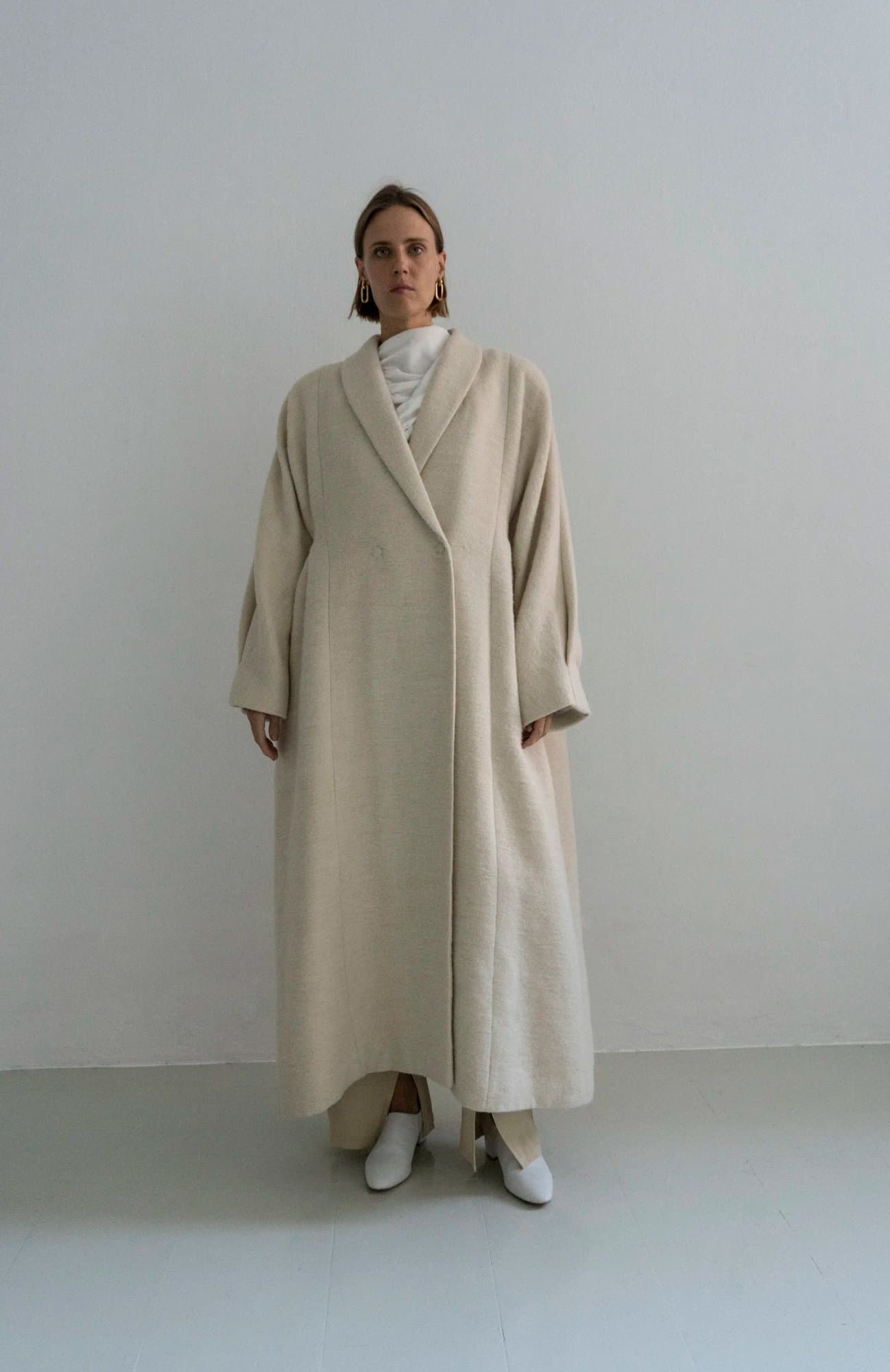 KOSIV CREAM HEMP WOOL OVERSIZE COAT — K M by L A N G E