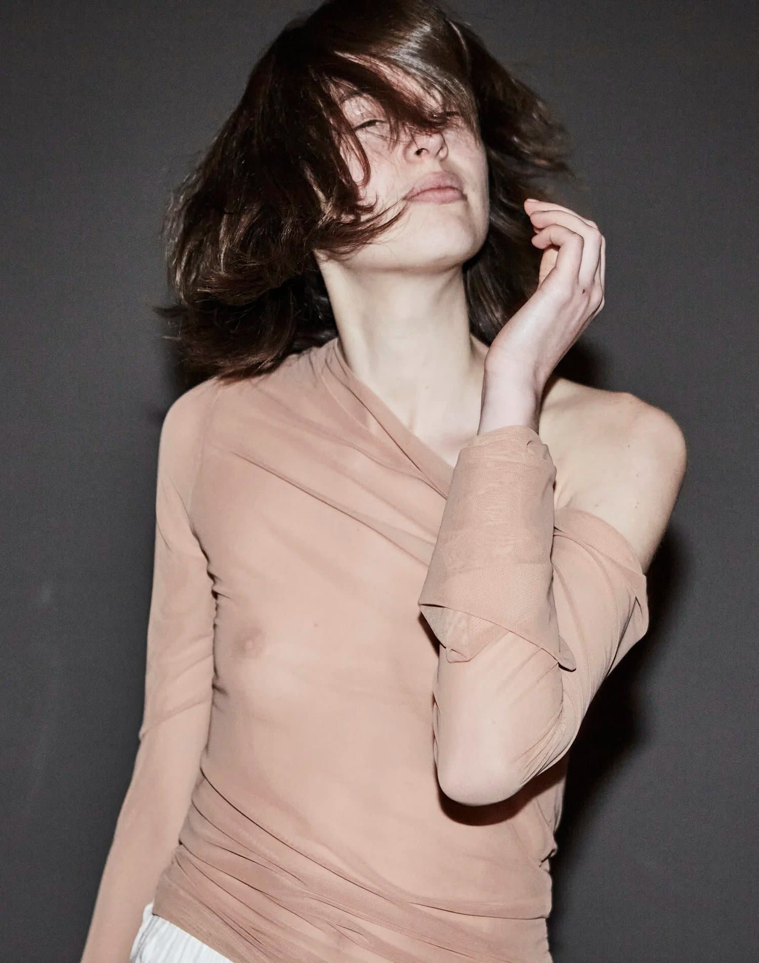 SUMY ENDLESS SLEEVES ONE SHOULDER NUDE TULLE TOP — K M by L A N G E