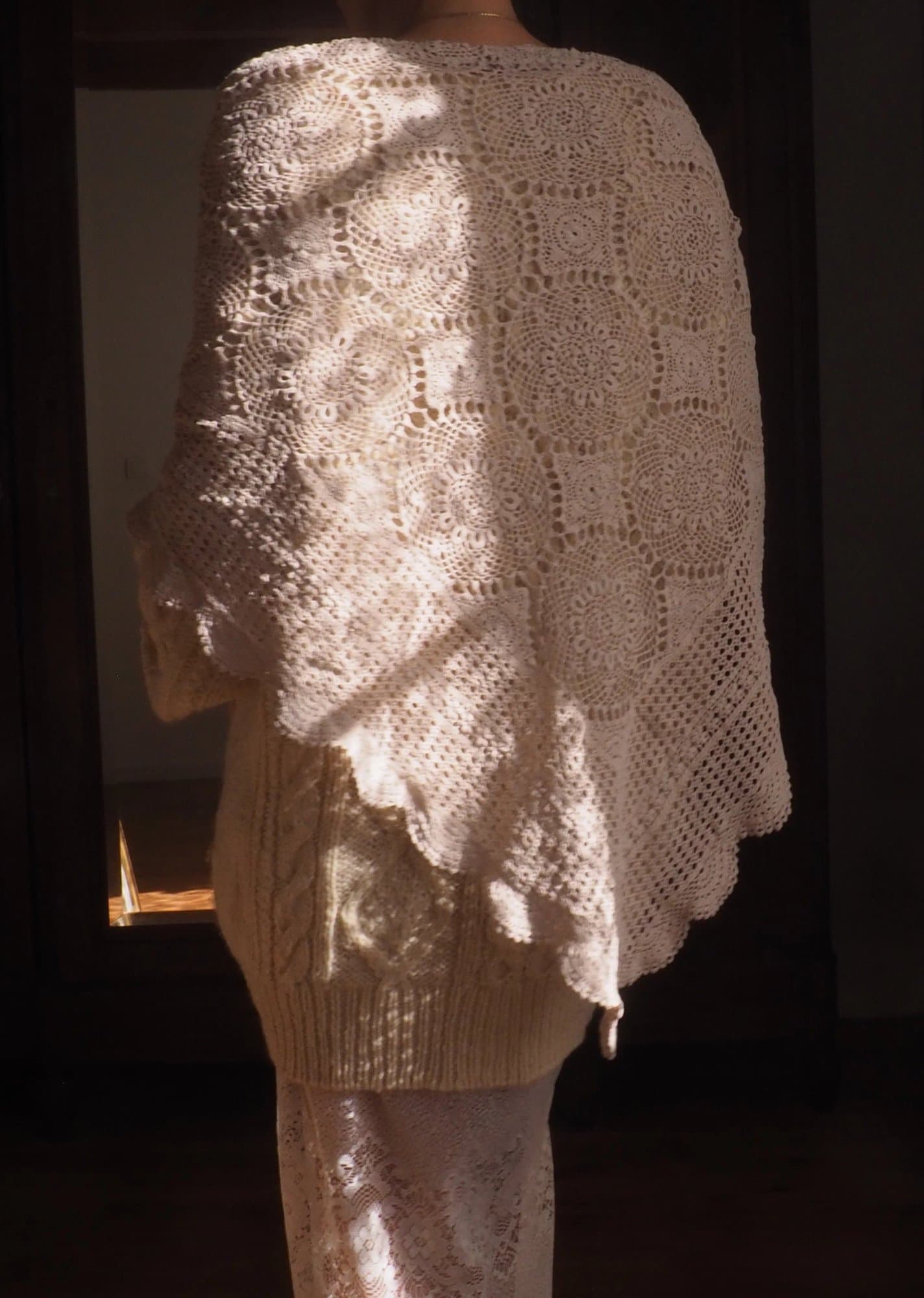 CAMILLE SHAWL IN MOCHA