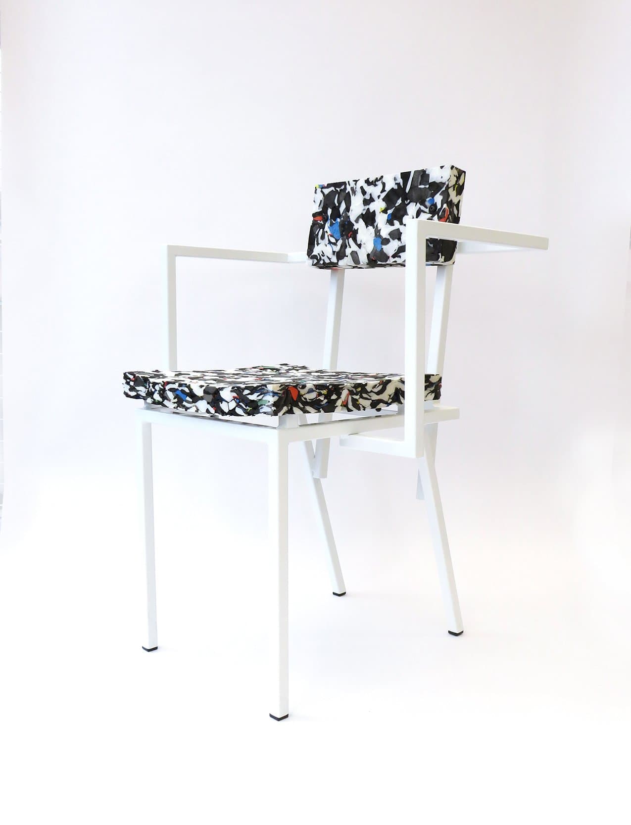 BANCO FOAM WHITE ARMCHAIR -Clear foam